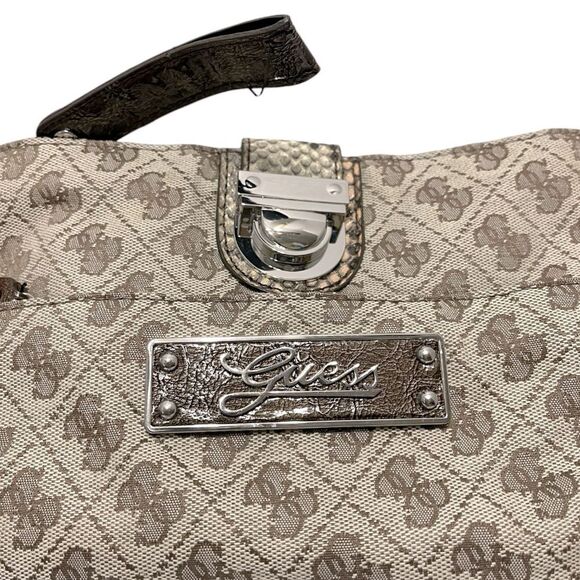 Guess Iconic Women’s Logo Clutch Wristlet - Picture 3 of 11